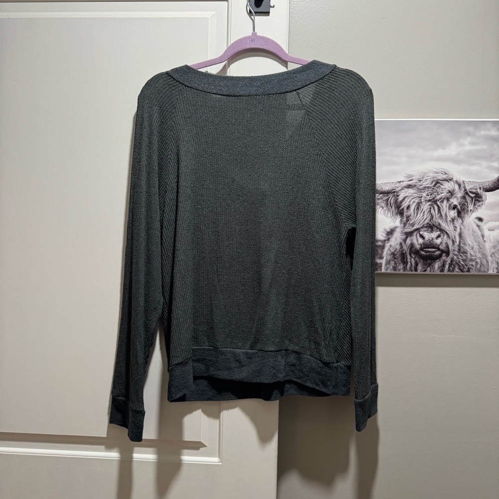 V neck sweater - Picture 4 of 4